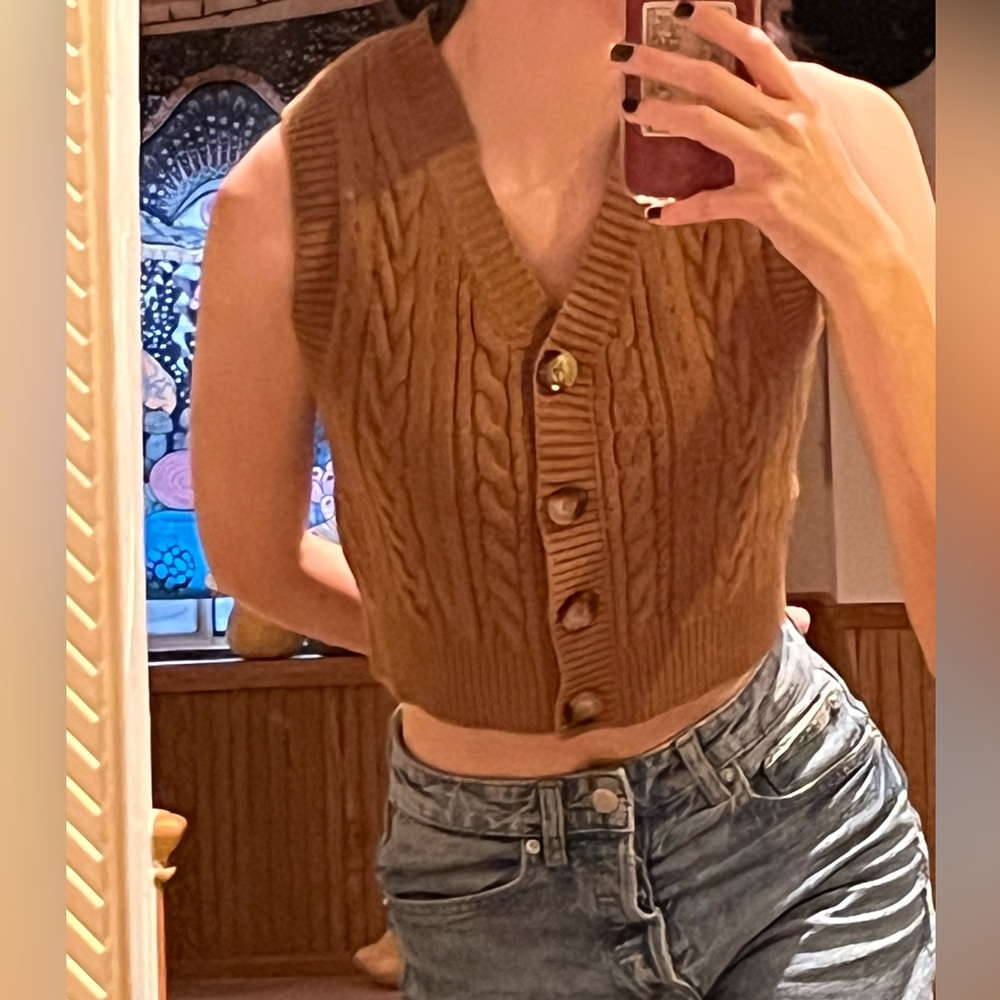 xs brown knit slight crop sweatervest